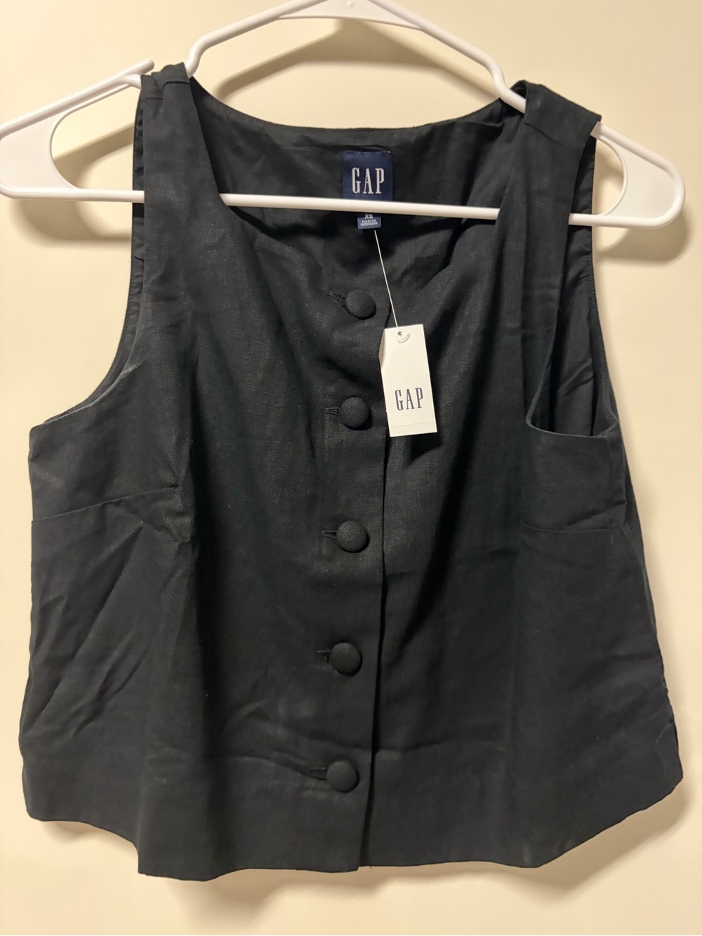 GAP Black Sleeveless Button-Front Camisole